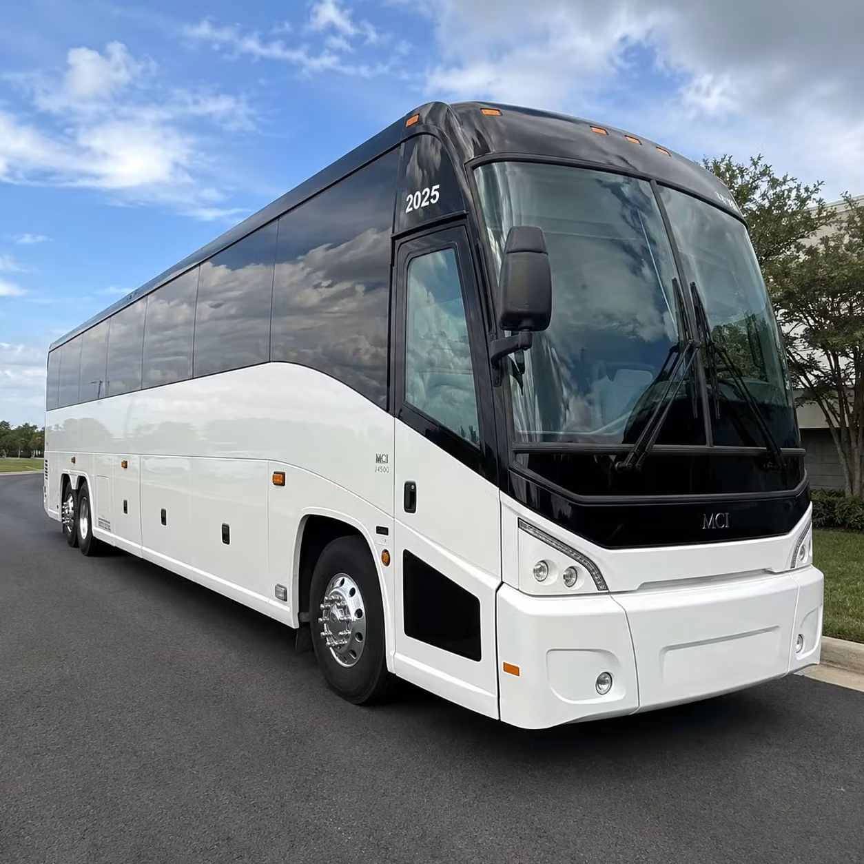 shuttle services for fort cavazos contractors and defense industry groups in killeen